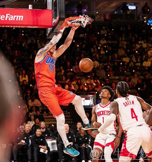 福克斯快攻反击 卡斯尔空中拉杆上篮得分 福克斯快攻反击 卡斯尔空中拉杆上篮得分